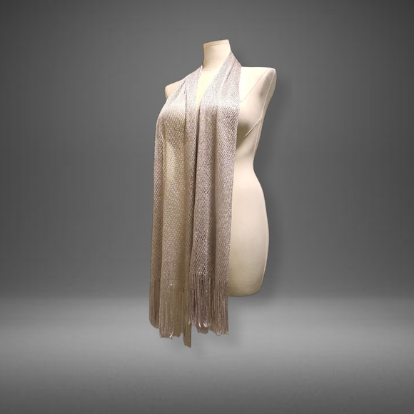 Elegant Vintage Silver Fishnet Women's Shawl - Picture 2 of 13